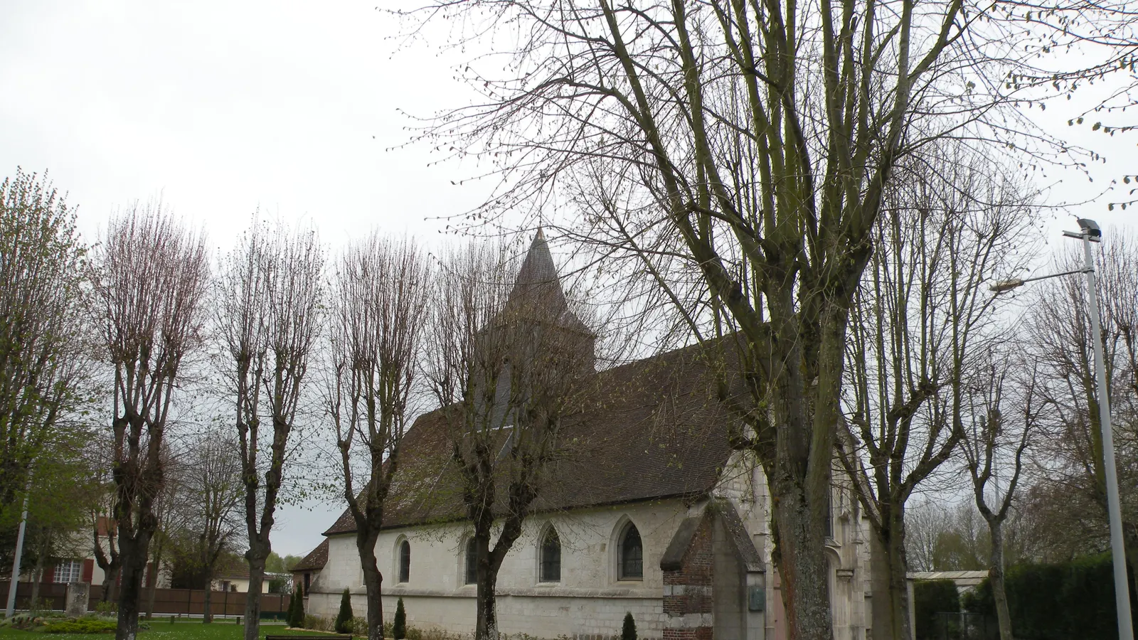 L'église de Saint-Just-des-Marais, au nord de Beauvais